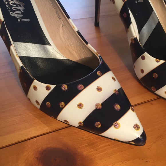 NWT genuine Leather pumps - Picture 4 of 5